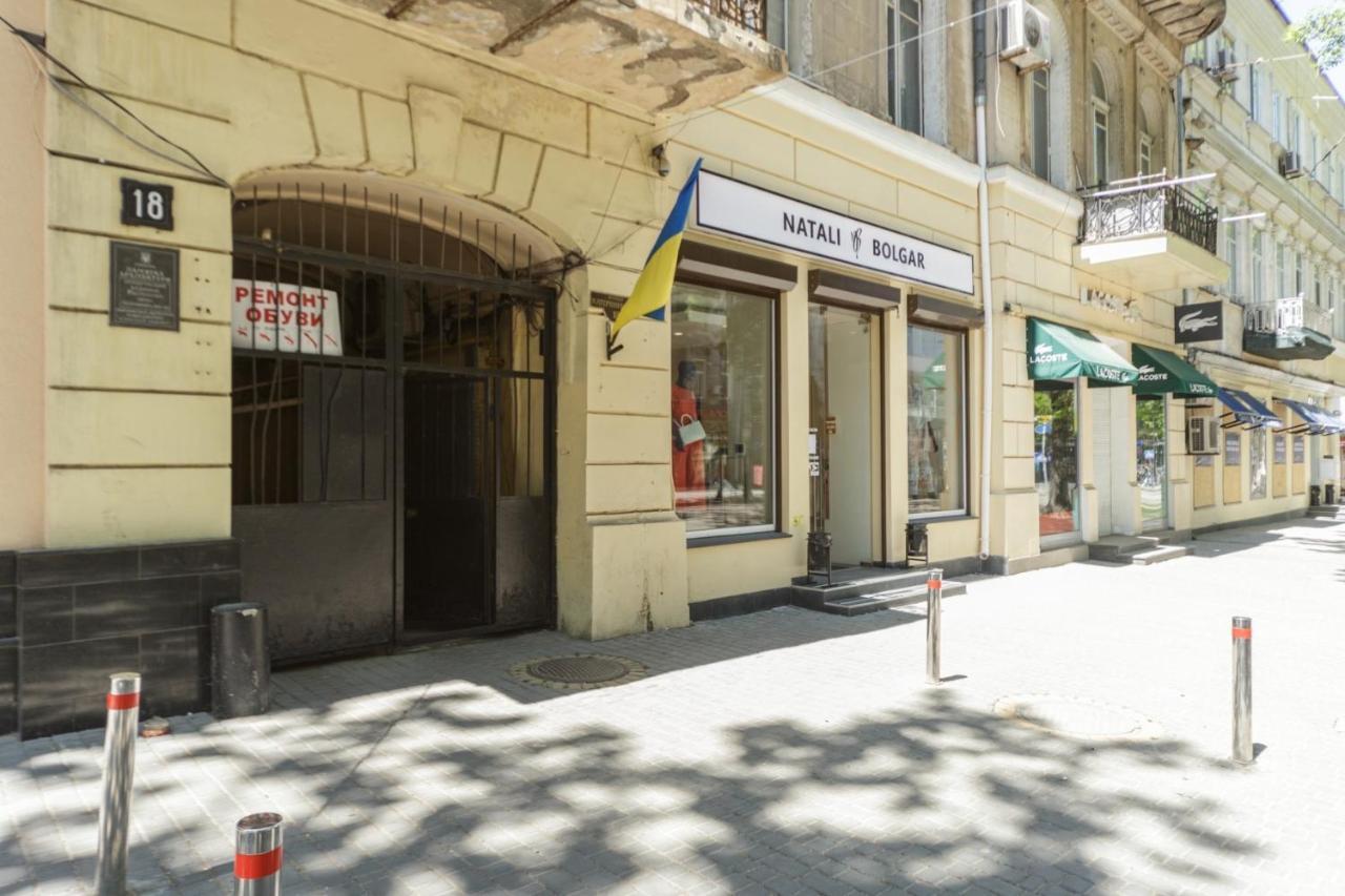 Comfortable Apartment In The Very Center Of Odessa Exterior foto